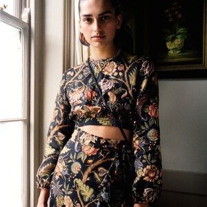 HOUSE OF HACKNEY X & OTHER STORIES Floral Linen Top Navy 4